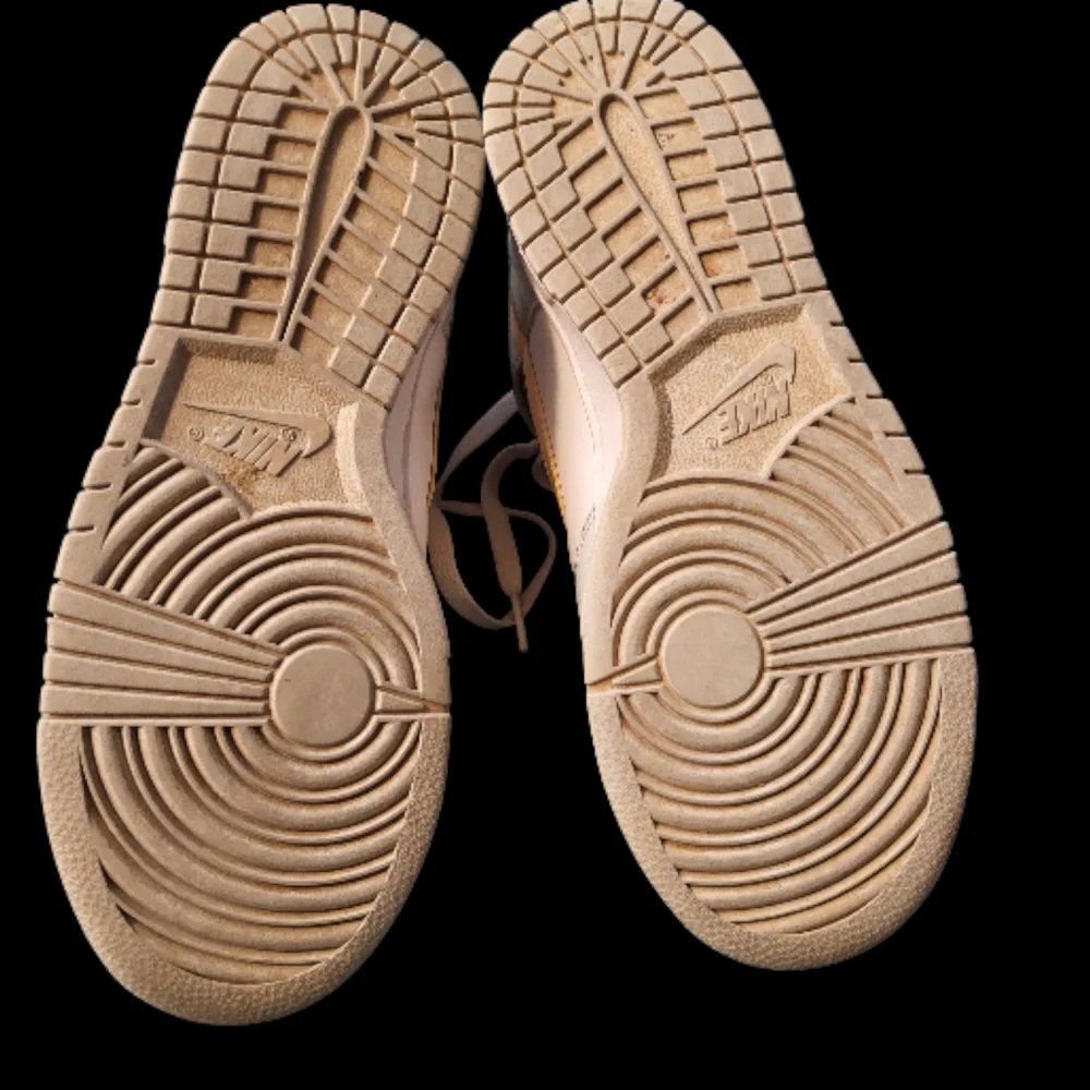 Nike Women's Nike Dunk High-Tops - Picture 6 of 6